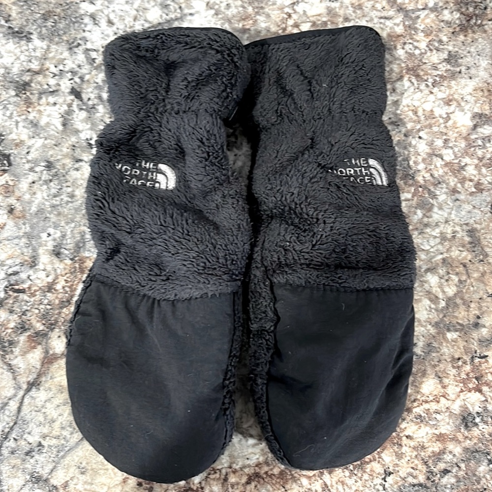 Like New Women’s North Face Gloves